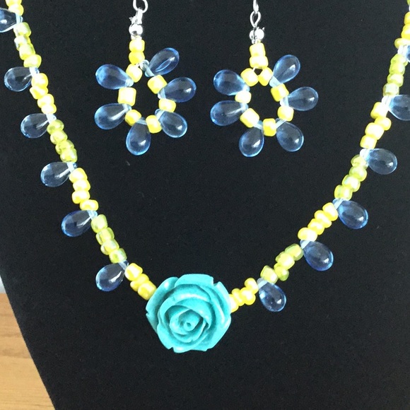 Jewelry - 🌺2for$30Beautiful  glass beads set of necklace &earnings